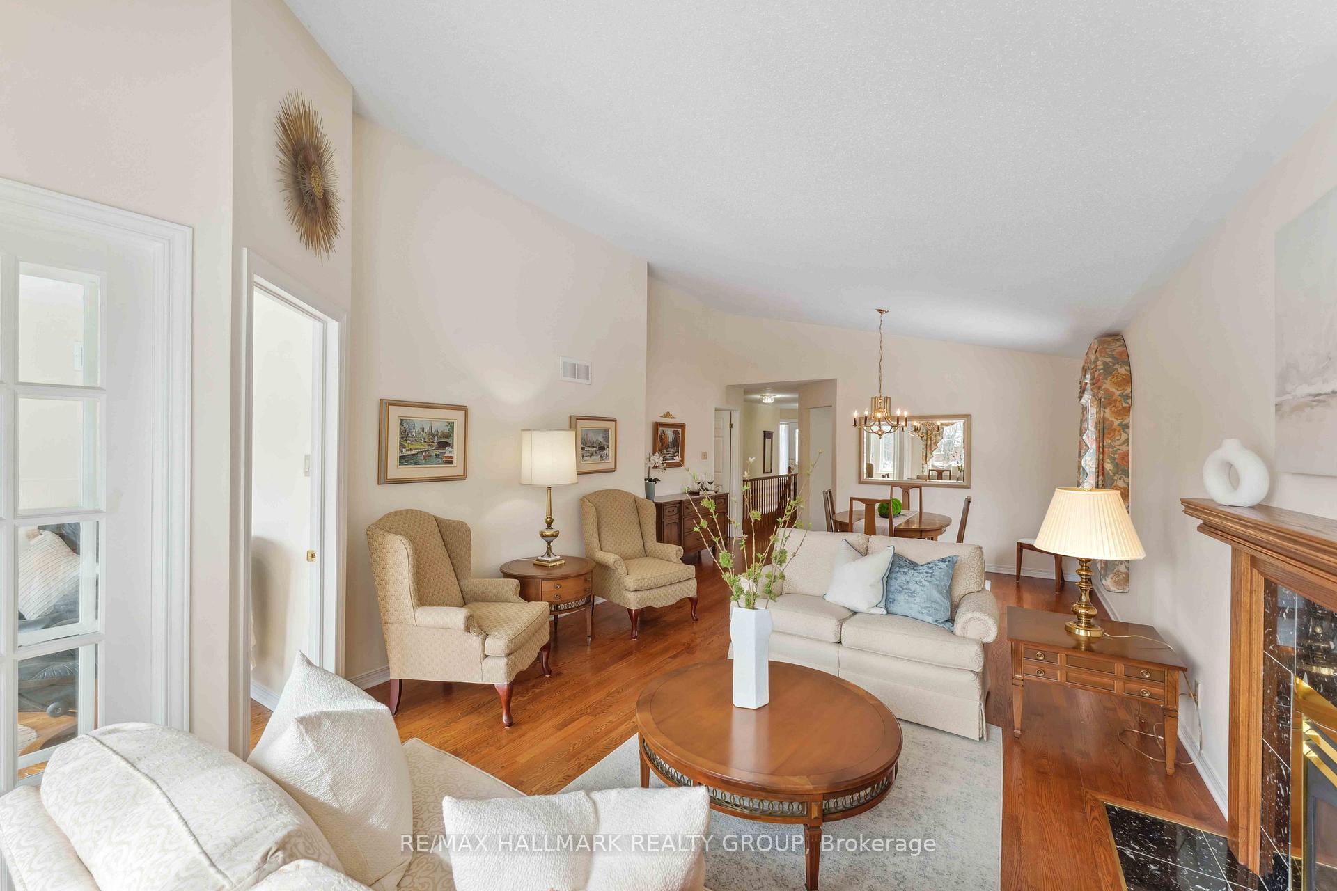 Photo 7 of 18 Partridge Drive, Ottawa, Kanata - Bridlewood — HOMEH