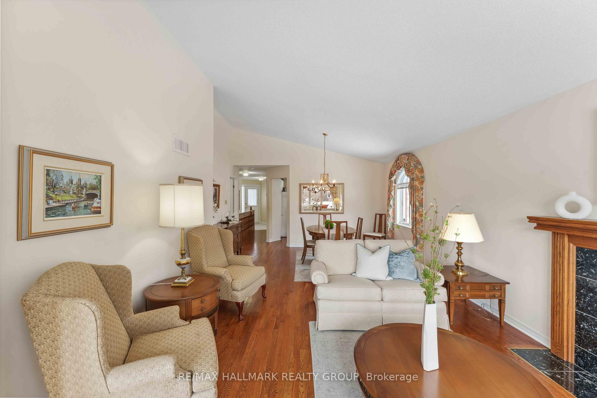 Photo 9 of 18 Partridge Drive, Ottawa, Kanata - Bridlewood — HOMEH
