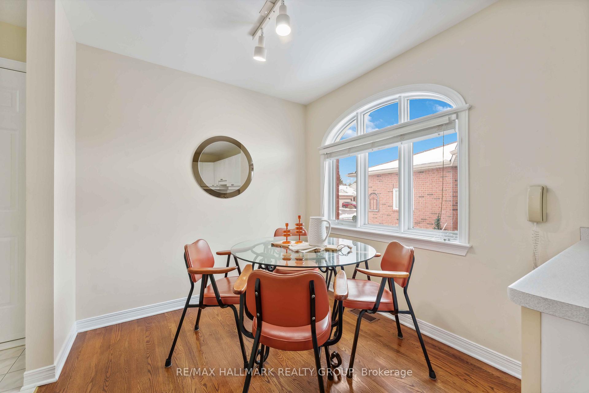 Photo 14 of 18 Partridge Drive, Ottawa, Kanata - Bridlewood — HOMEH