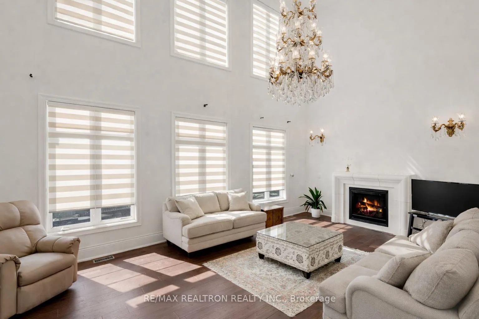 Photo 13 of 7 Aspy Court, Vaughan, Patterson — HOMEH