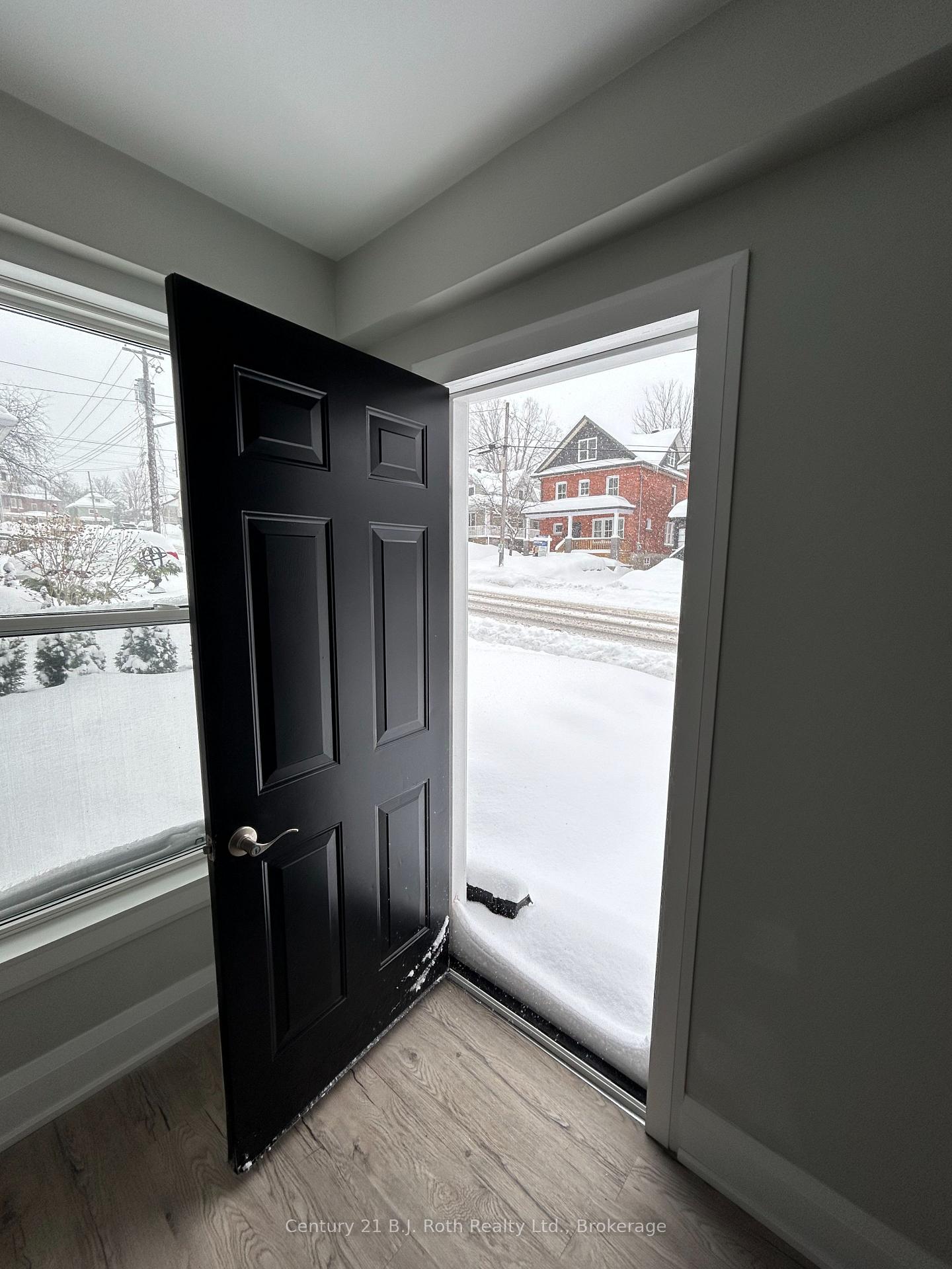 Photo 5 of 343 First Street, Midland — HOMEH