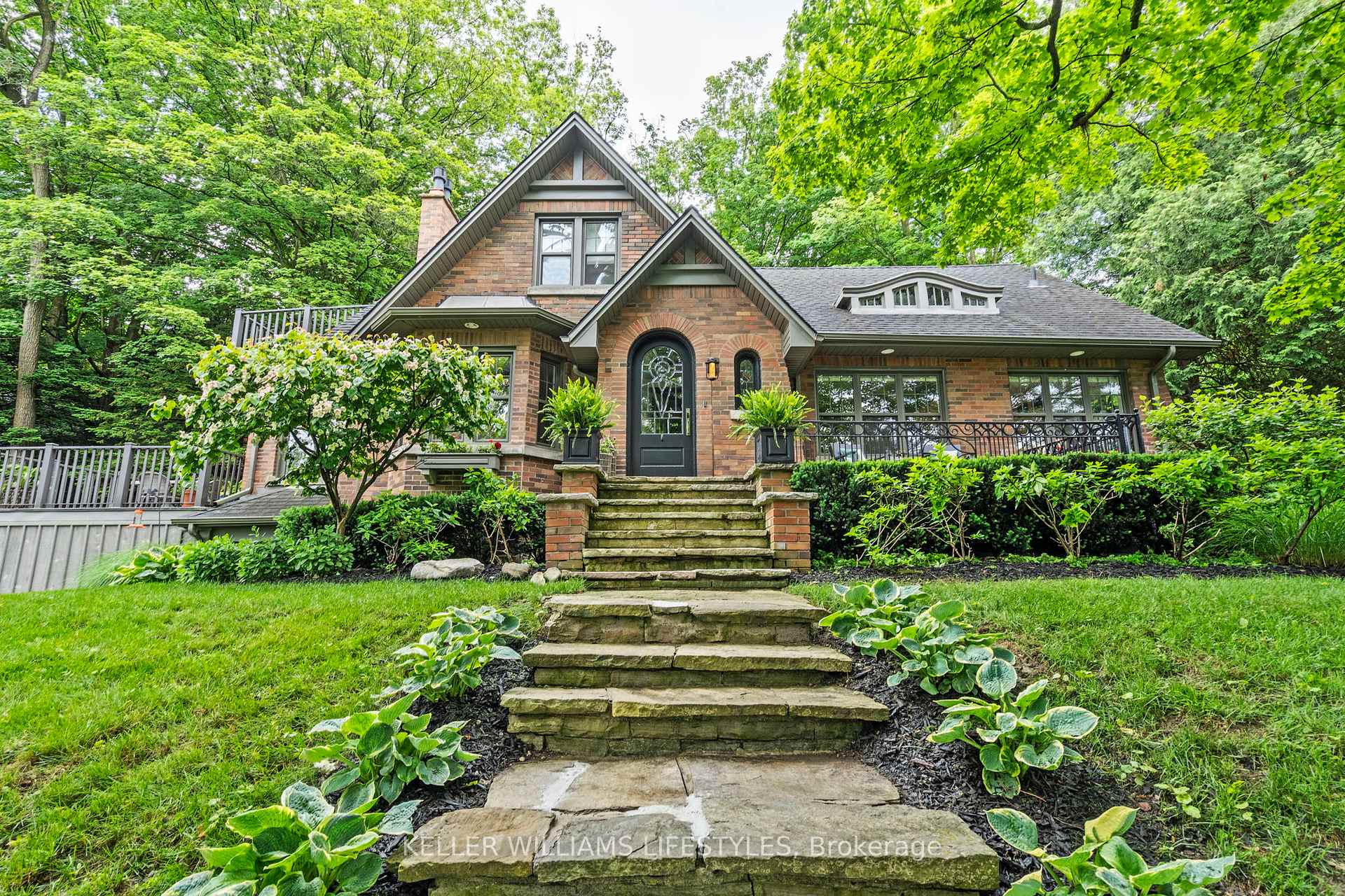Front of 451 Westmount Drive