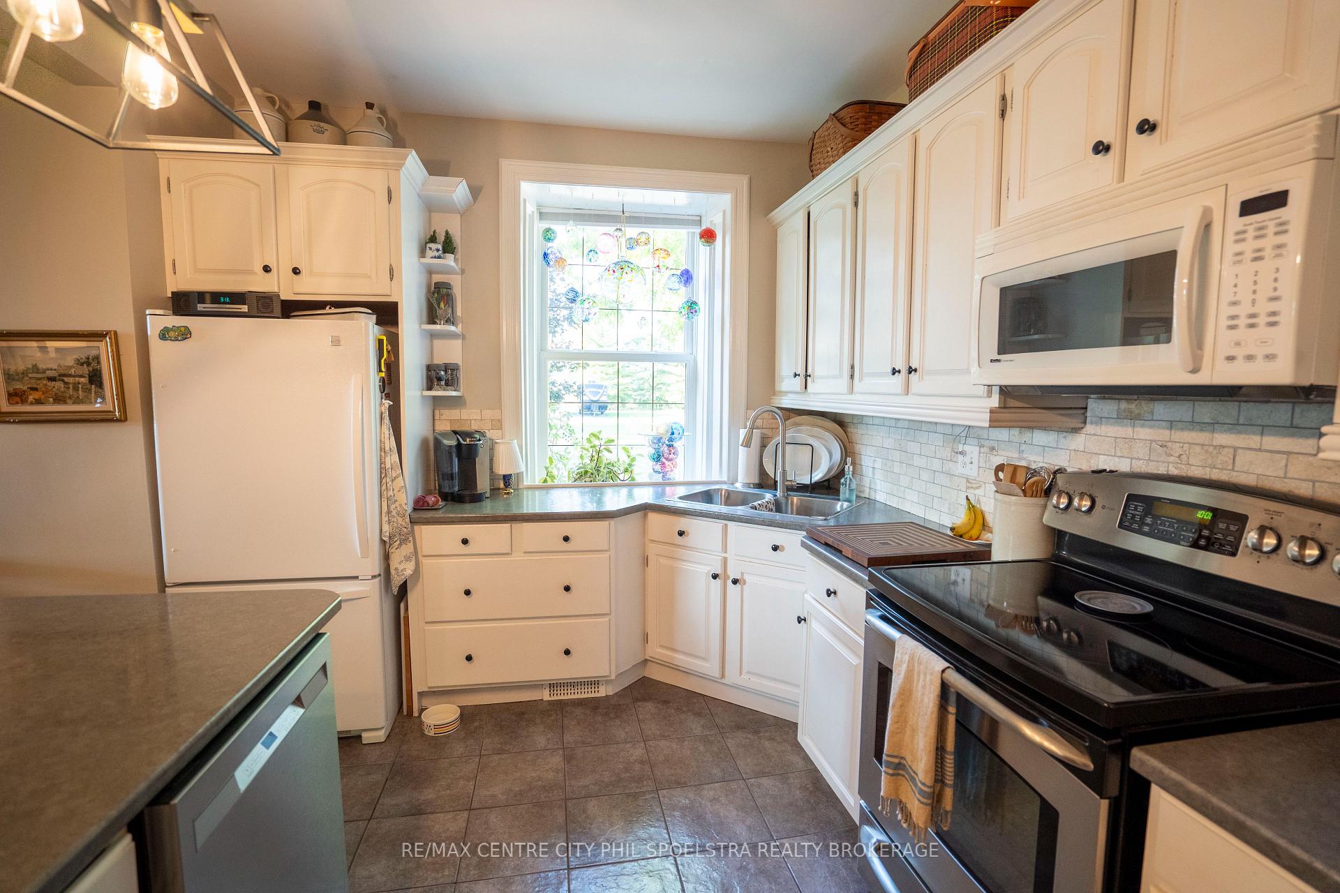 Photo 15 of 11892 Hedley Drive, Middlesex Centre, Rural Middlesex Centre — HOMEH