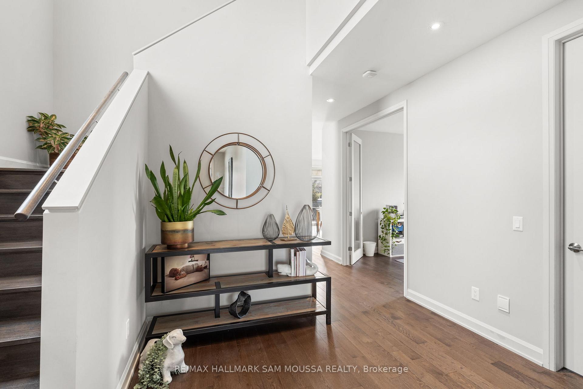 Photo 4 of 630 Bridleglen Crescent, Ottawa, Kanata - Emerald Meadows/Trailwest — HOMEH