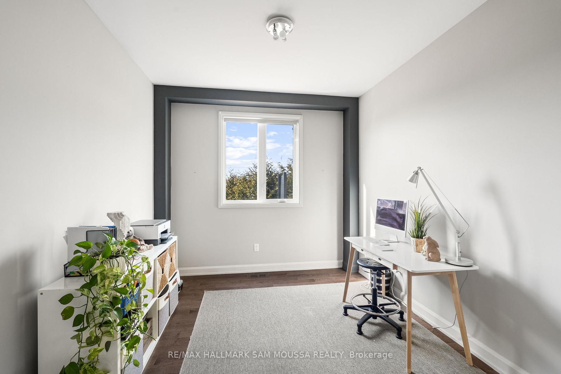 Photo 5 of 630 Bridleglen Crescent, Ottawa, Kanata - Emerald Meadows/Trailwest — HOMEH