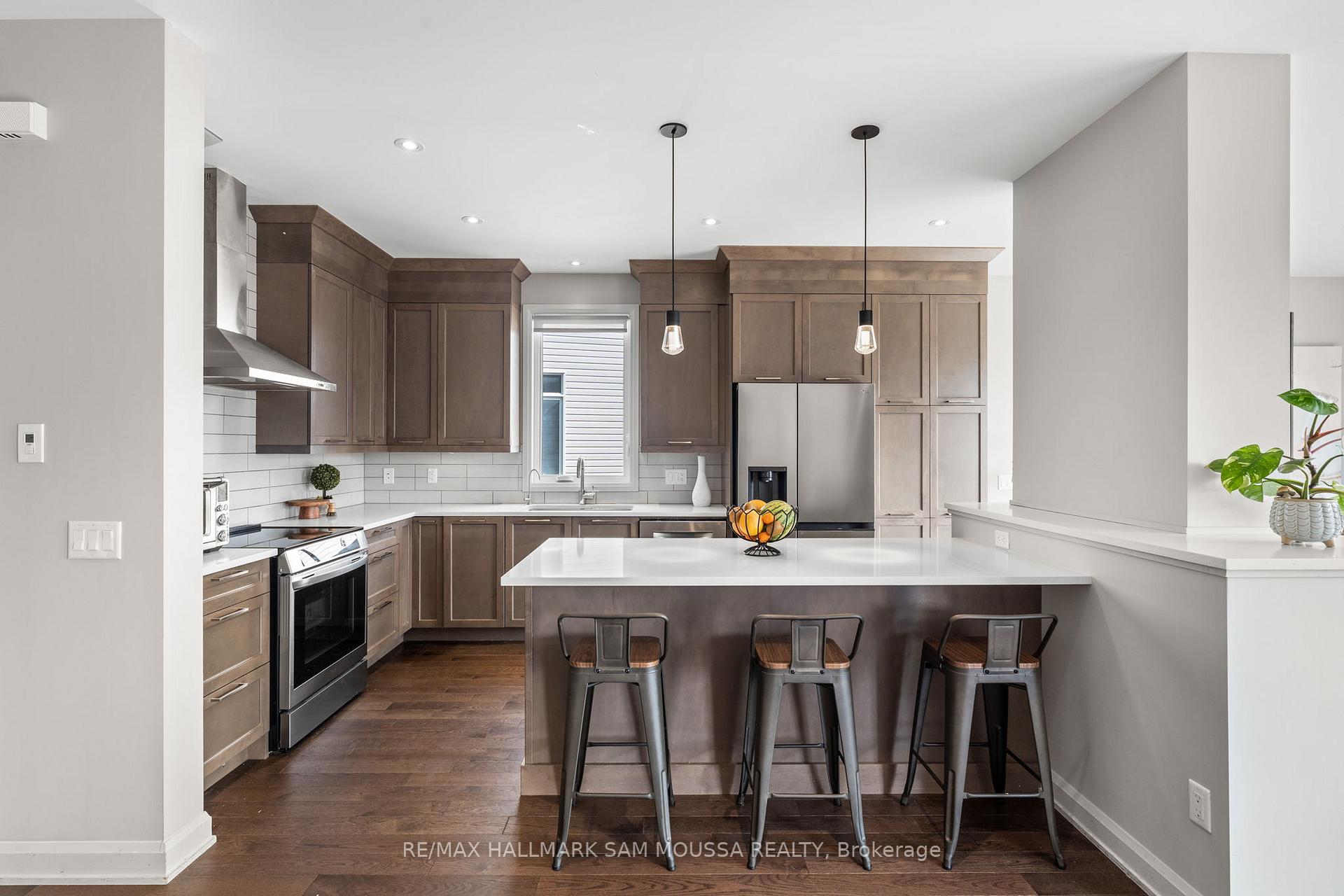 Photo 6 of 630 Bridleglen Crescent, Ottawa, Kanata - Emerald Meadows/Trailwest — HOMEH
