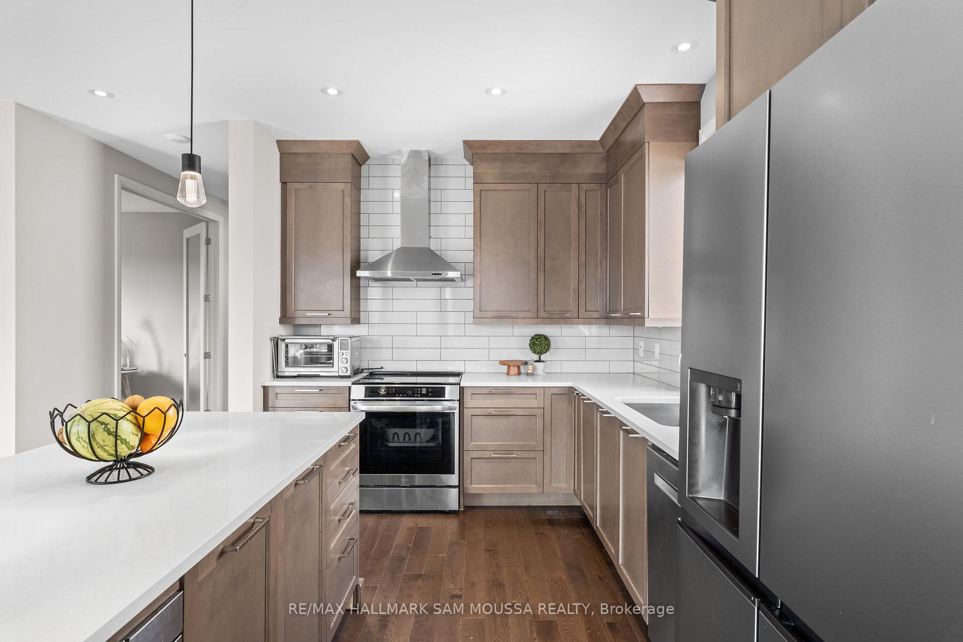 Photo 7 of 630 Bridleglen Crescent, Ottawa, Kanata - Emerald Meadows/Trailwest — HOMEH