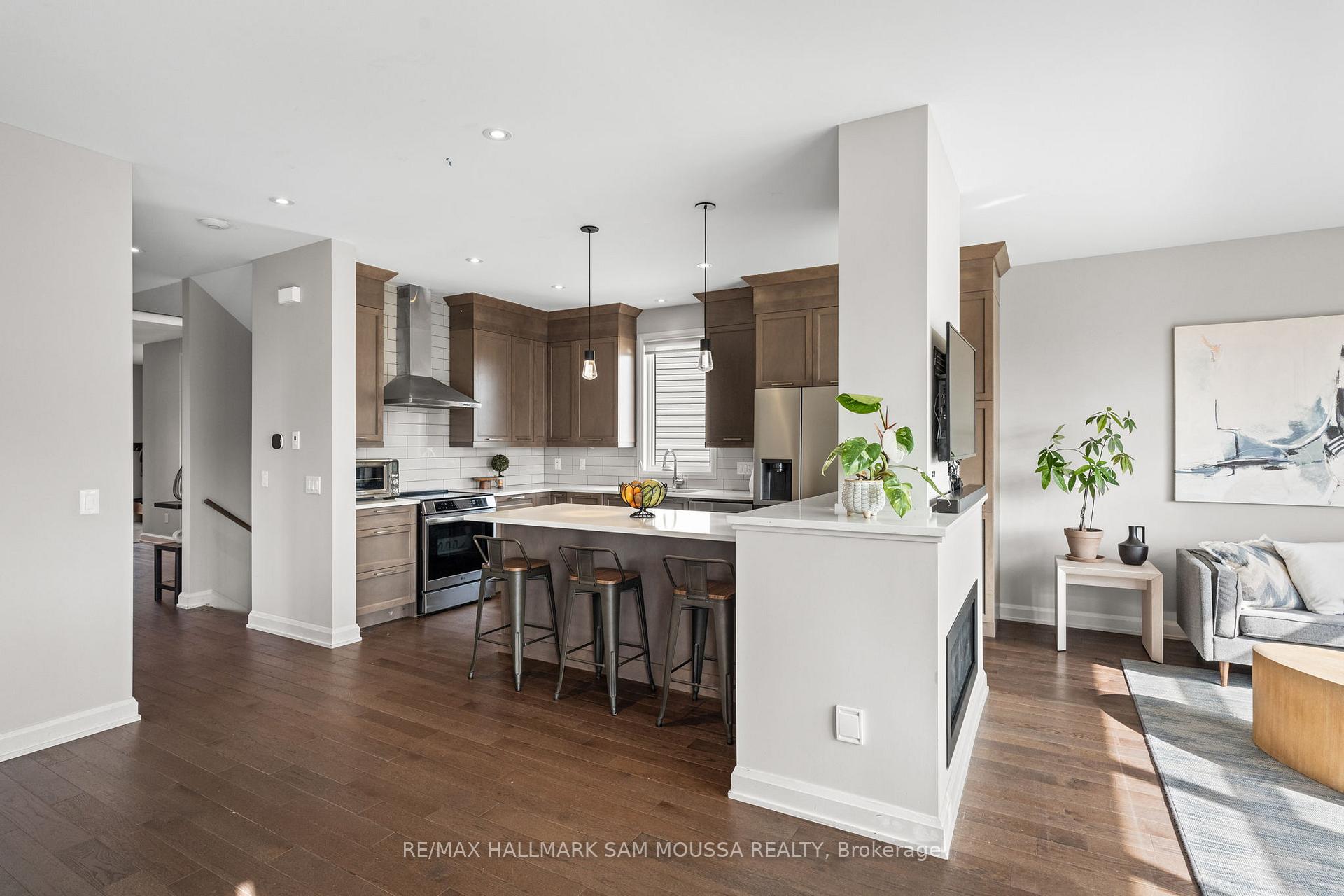 Photo 9 of 630 Bridleglen Crescent, Ottawa, Kanata - Emerald Meadows/Trailwest — HOMEH