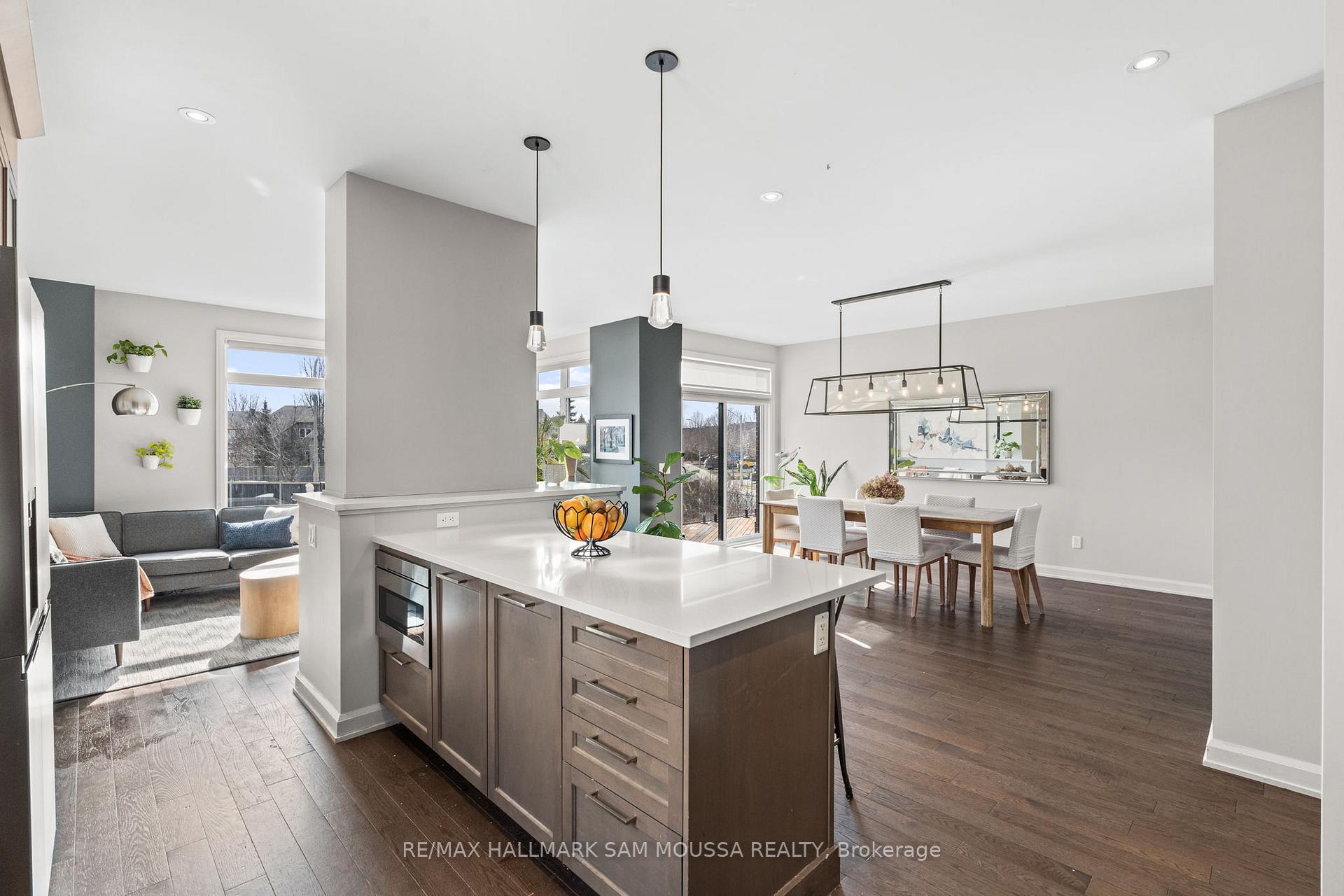 Photo 10 of 630 Bridleglen Crescent, Ottawa, Kanata - Emerald Meadows/Trailwest — HOMEH