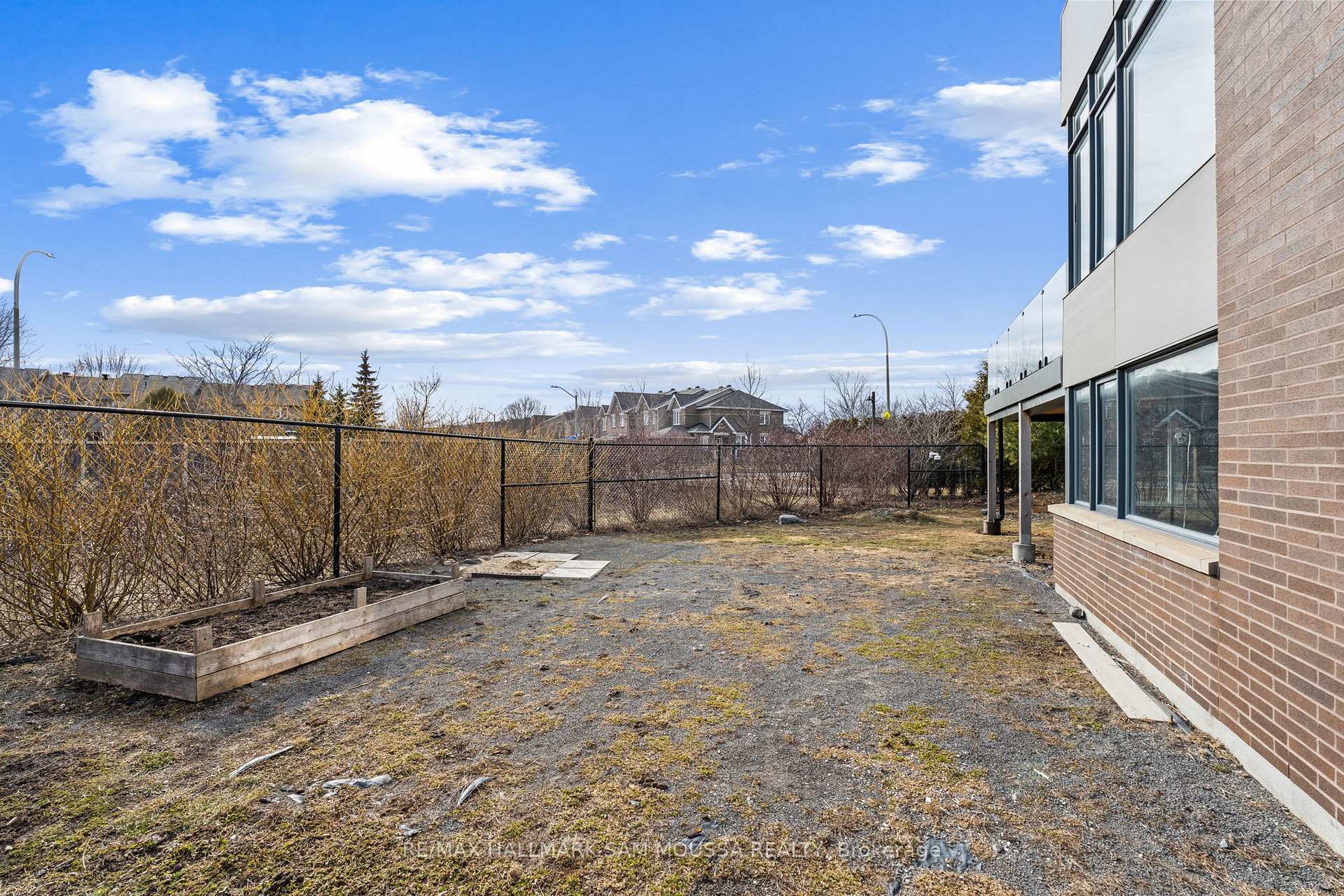 Photo 43 of 630 Bridleglen Crescent, Ottawa, Kanata - Emerald Meadows/Trailwest — HOMEH
