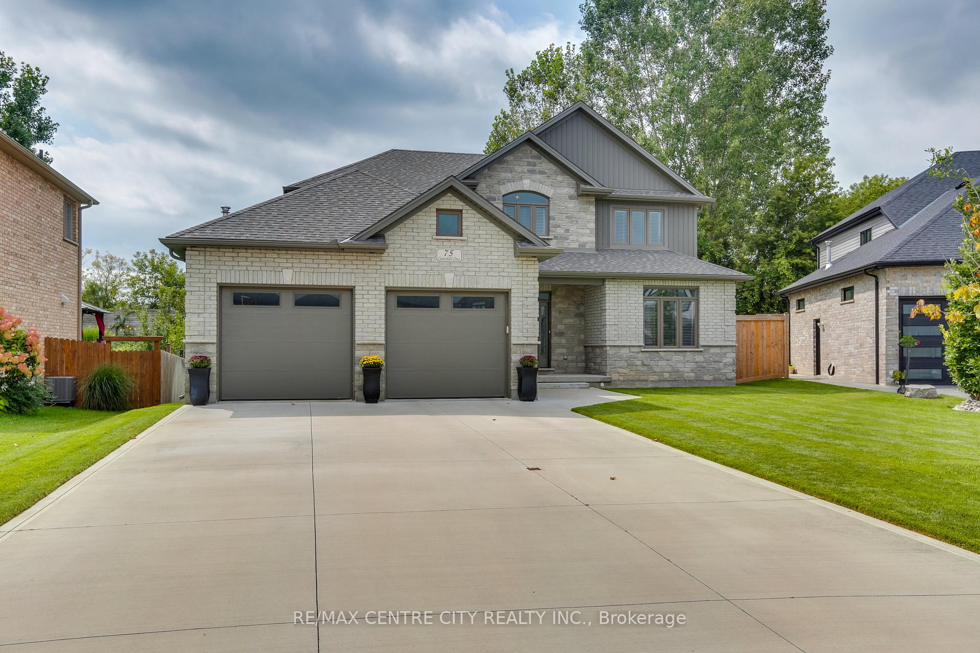 Photo 2 of 75 Caverhill Crescent, Middlesex Centre, Komoka — HOMEH