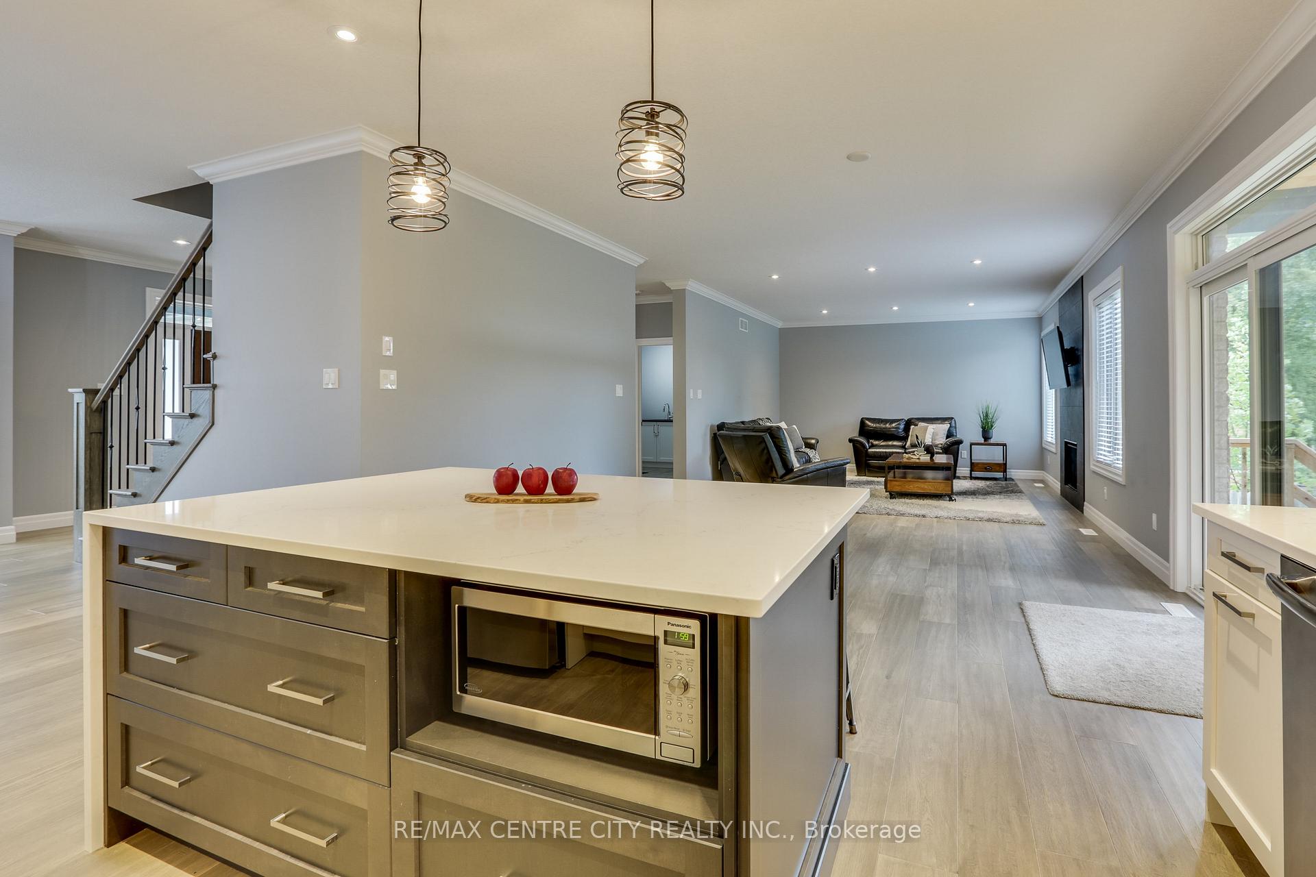 Photo 11 of 75 Caverhill Crescent, Middlesex Centre, Komoka — HOMEH