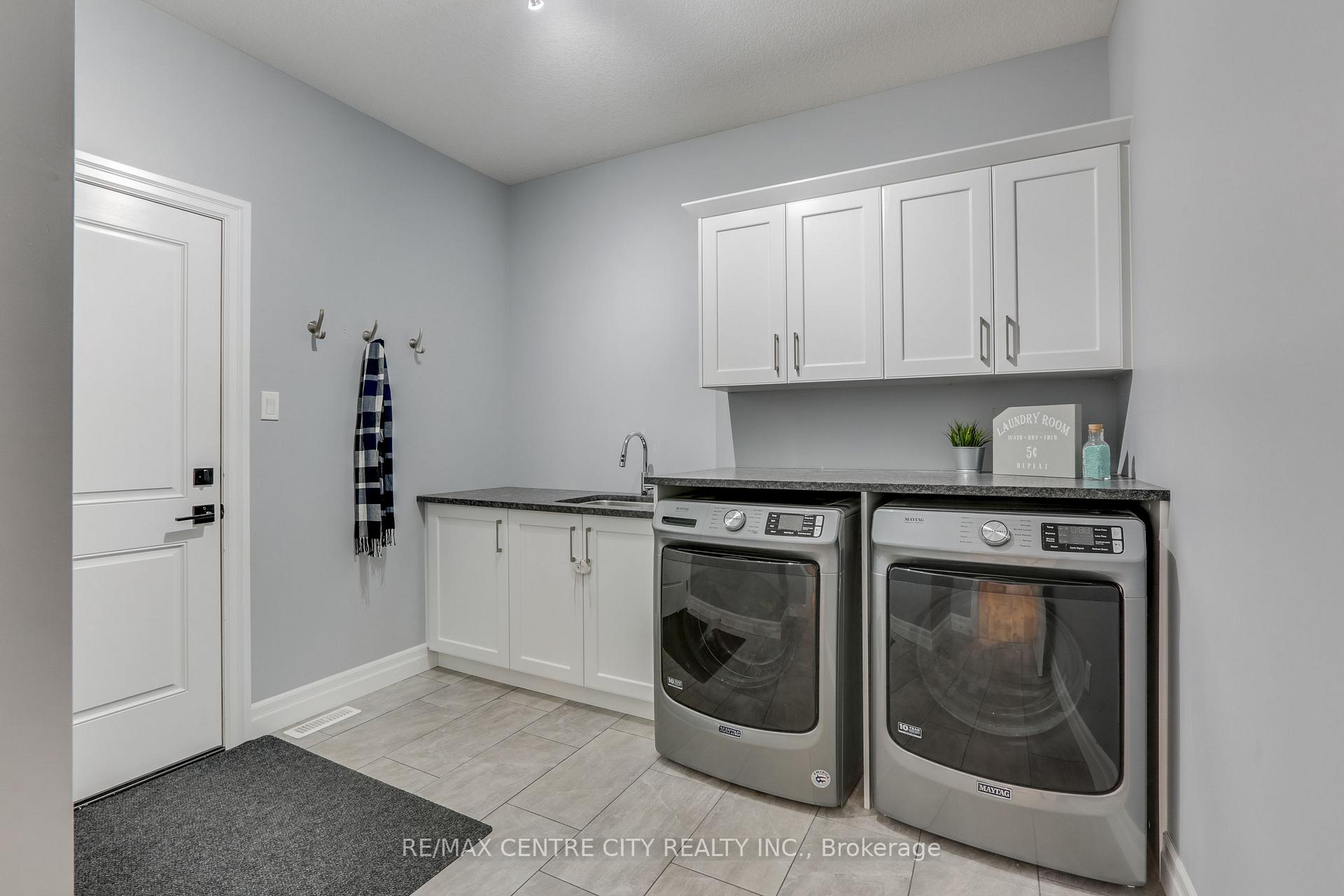 Photo 15 of 75 Caverhill Crescent, Middlesex Centre, Komoka — HOMEH