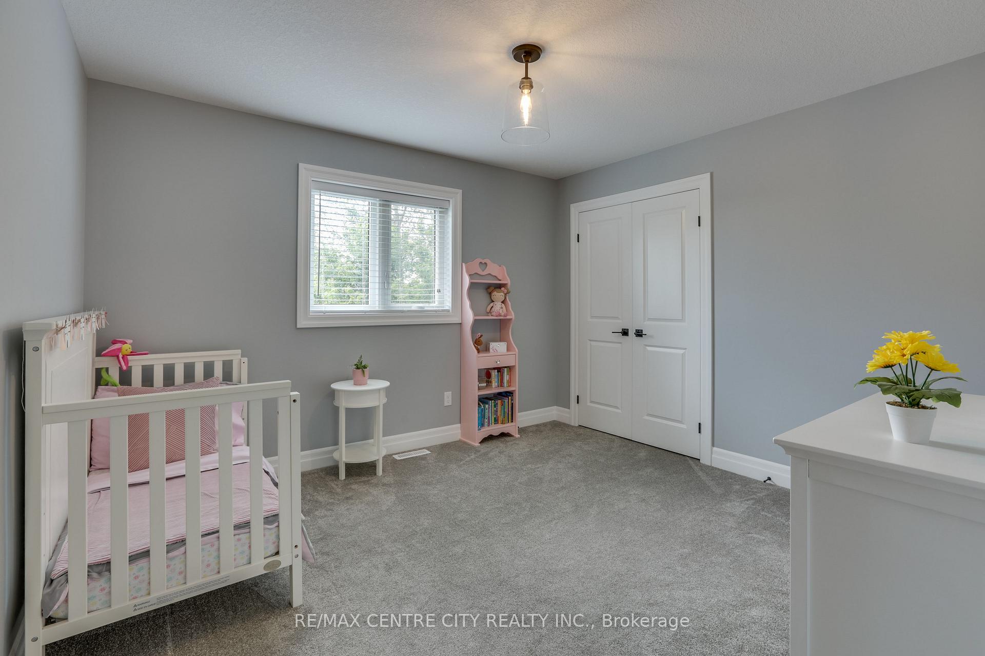 Photo 22 of 75 Caverhill Crescent, Middlesex Centre, Komoka — HOMEH