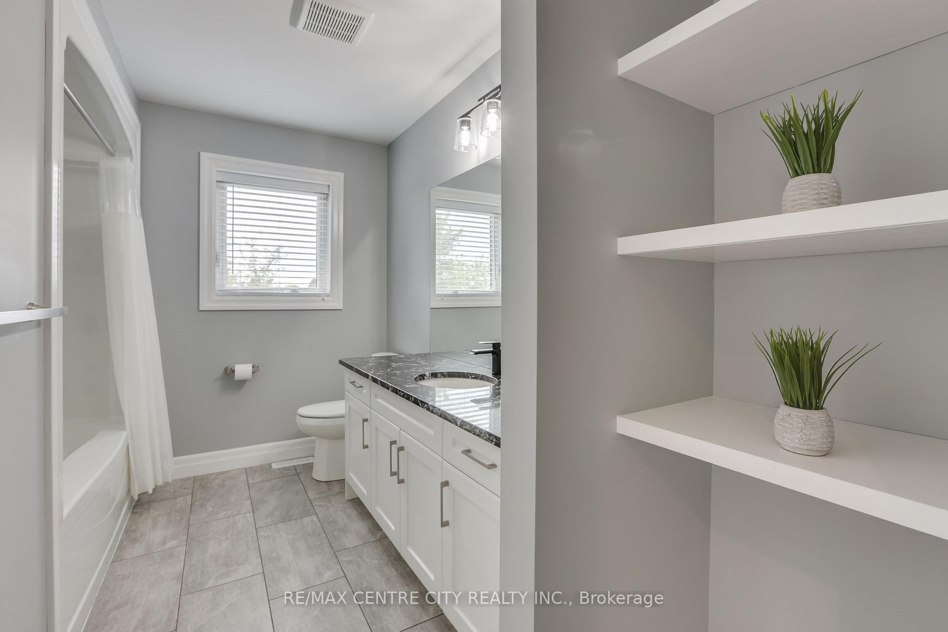 Photo 24 of 75 Caverhill Crescent, Middlesex Centre, Komoka — HOMEH