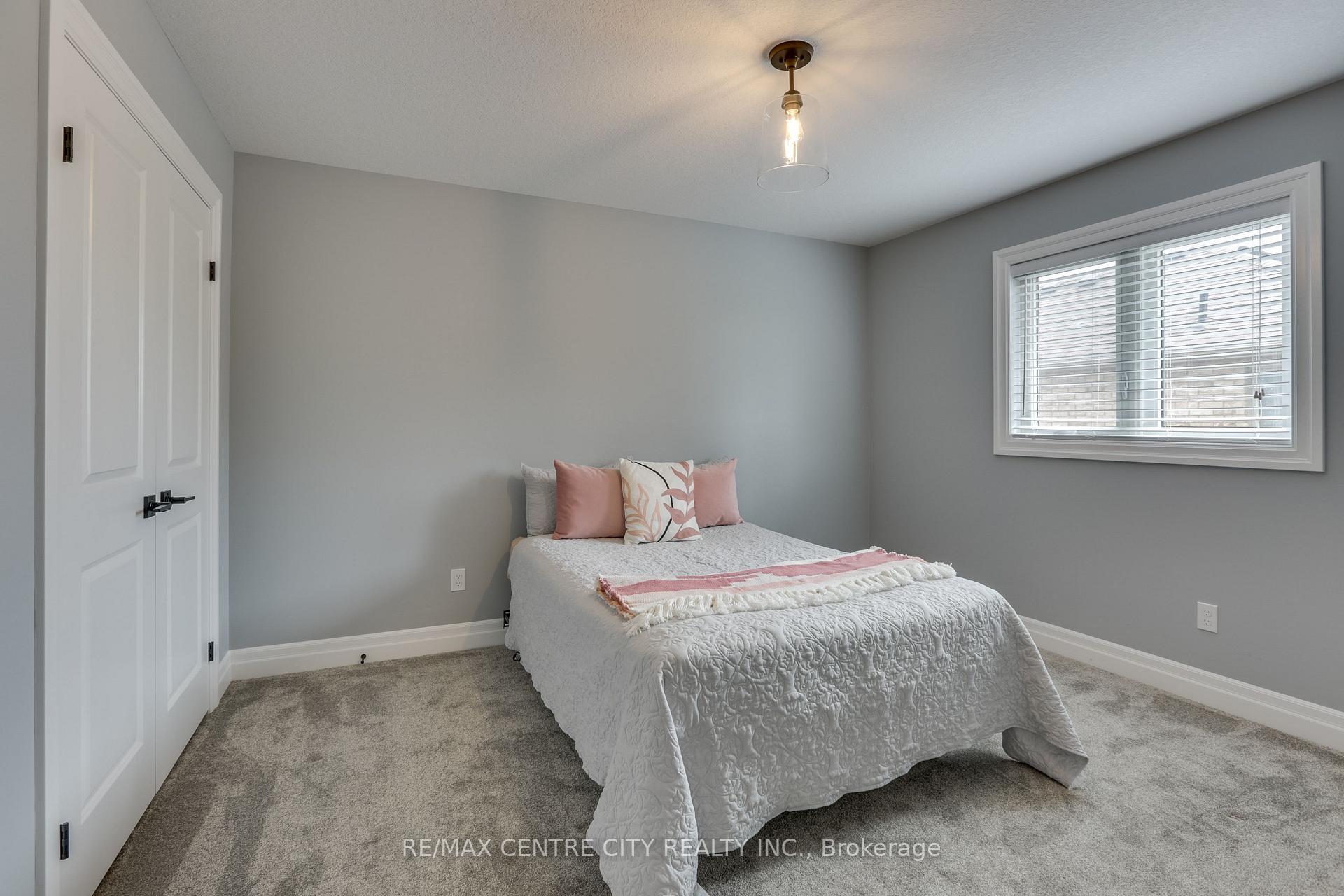 Photo 27 of 75 Caverhill Crescent, Middlesex Centre, Komoka — HOMEH
