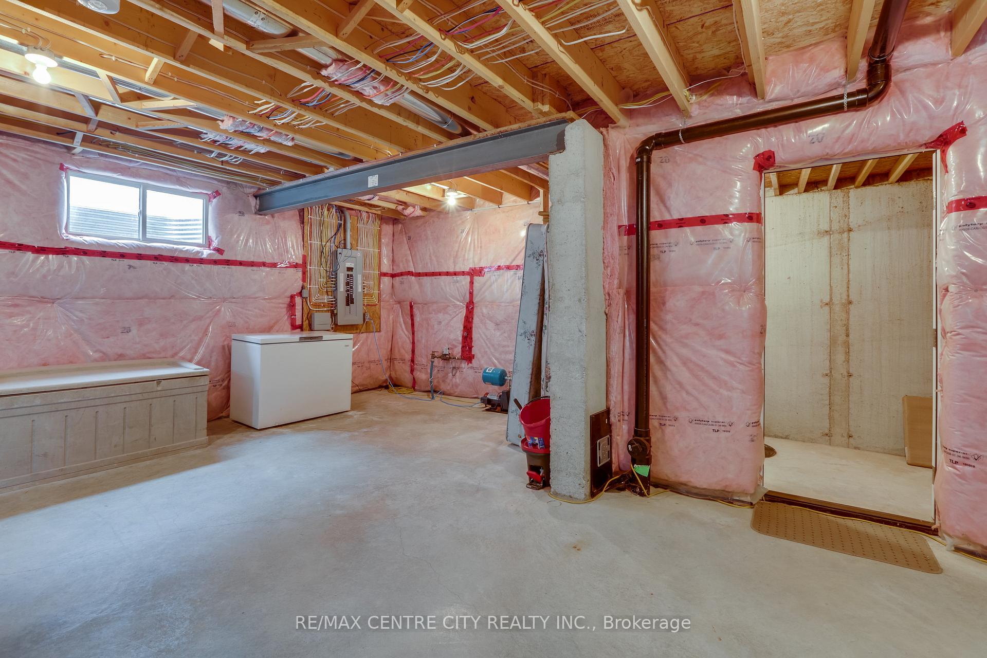 Photo 29 of 75 Caverhill Crescent, Middlesex Centre, Komoka — HOMEH