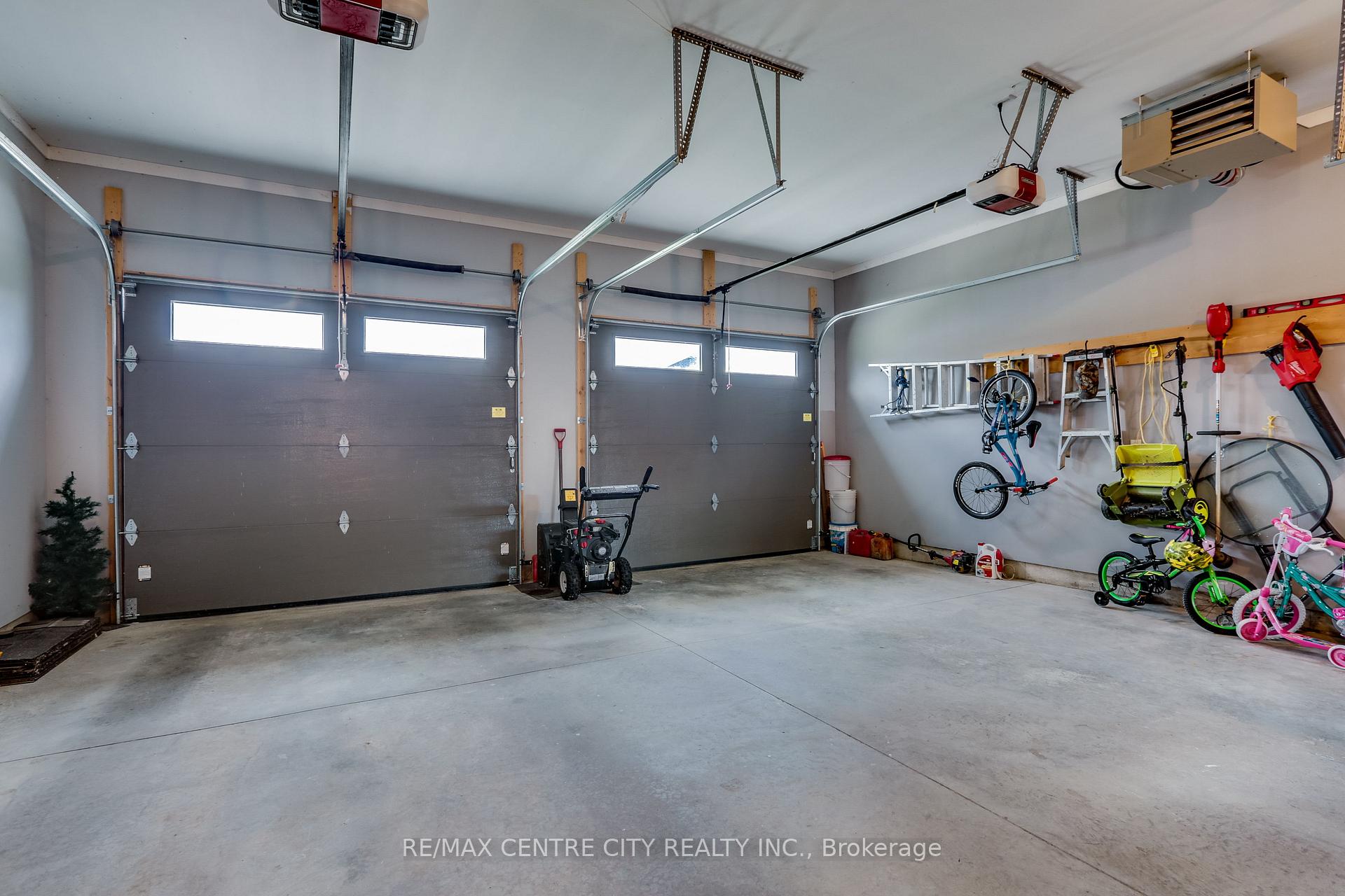 Photo 32 of 75 Caverhill Crescent, Middlesex Centre, Komoka — HOMEH
