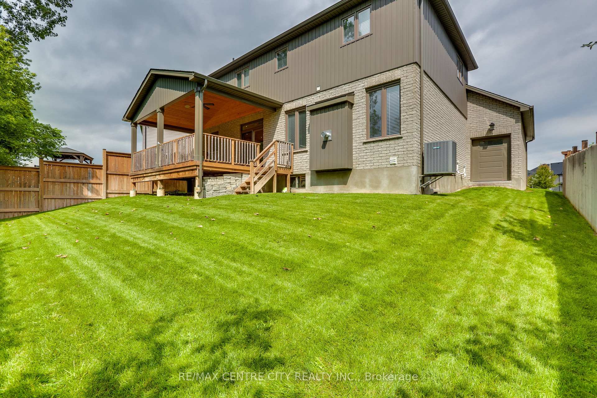 Photo 33 of 75 Caverhill Crescent, Middlesex Centre, Komoka — HOMEH
