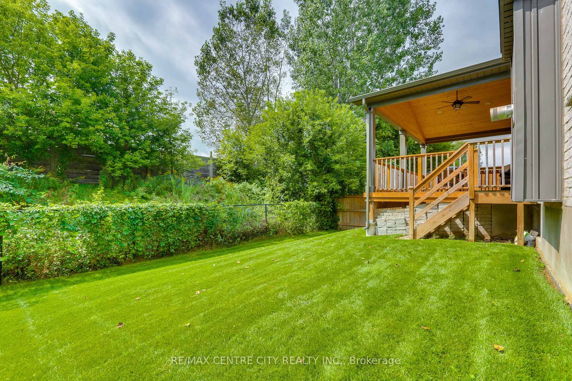 Photo 34 of 75 Caverhill Crescent, Middlesex Centre, Komoka — HOMEH