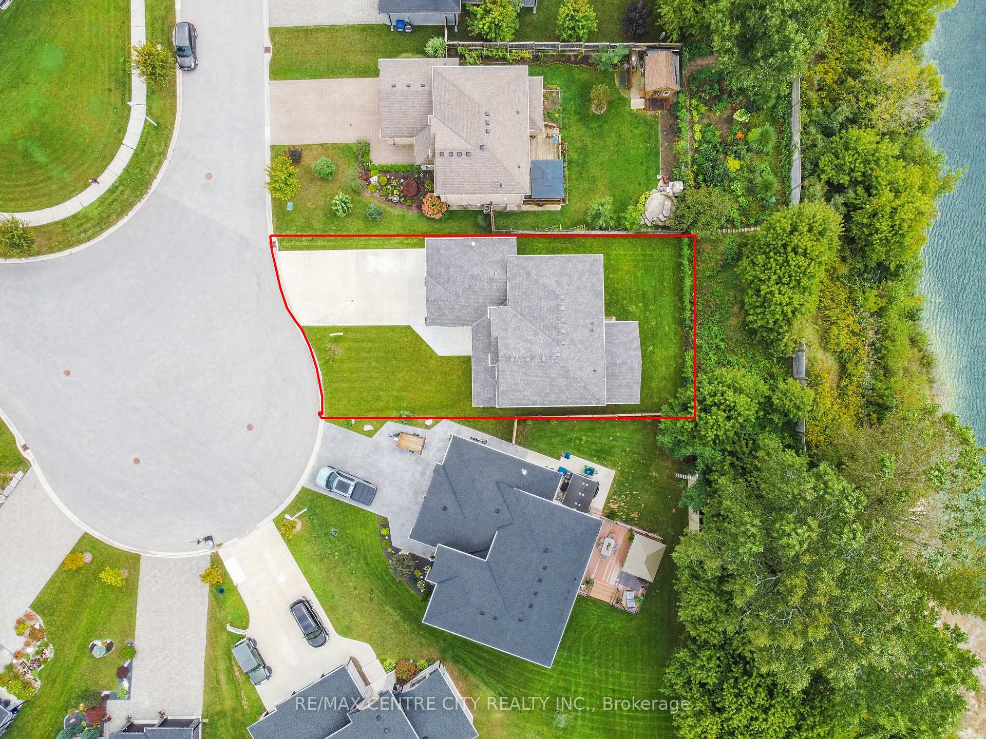 Photo 36 of 75 Caverhill Crescent, Middlesex Centre, Komoka — HOMEH