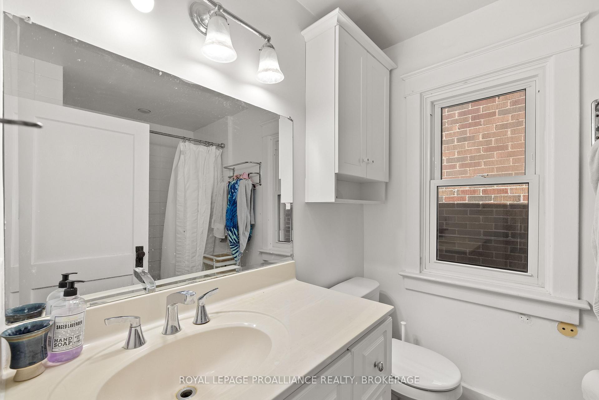 Photo 11 of 202 Victoria Street, Kingston, Central City East — HOMEH
