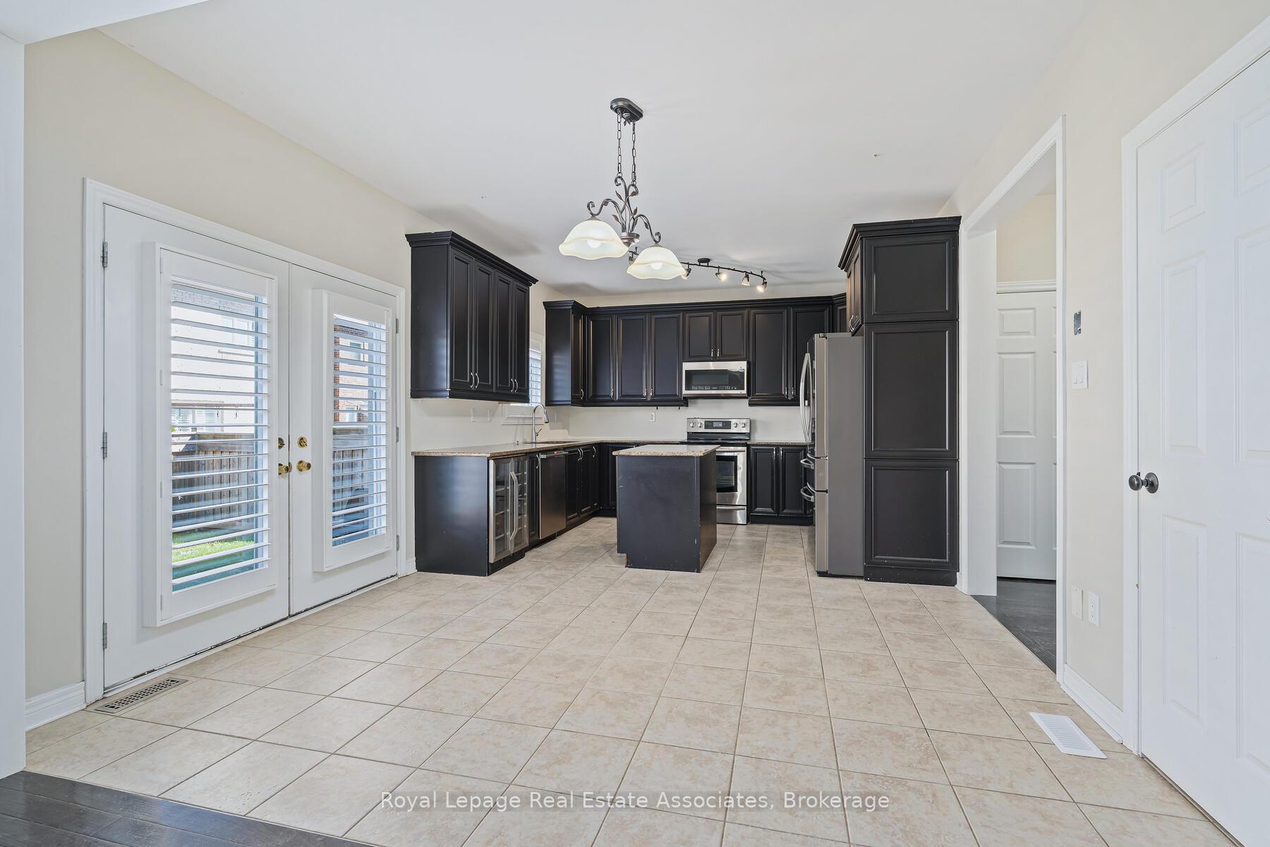 Photo 8 of 405 Hincks Drive, Milton, Clarke — HOMEH