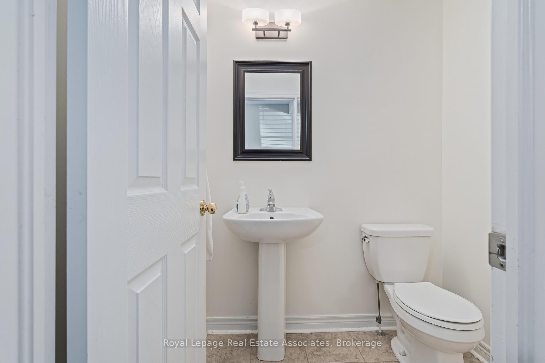 Photo 13 of 405 Hincks Drive, Milton, Clarke — HOMEH