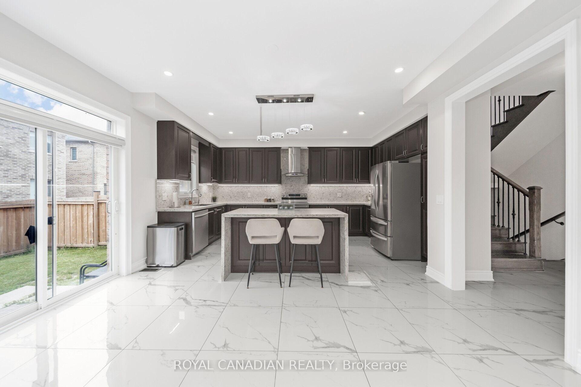 Photo 14 of 1531 Mendelson Heights, Milton, Ford — HOMEH