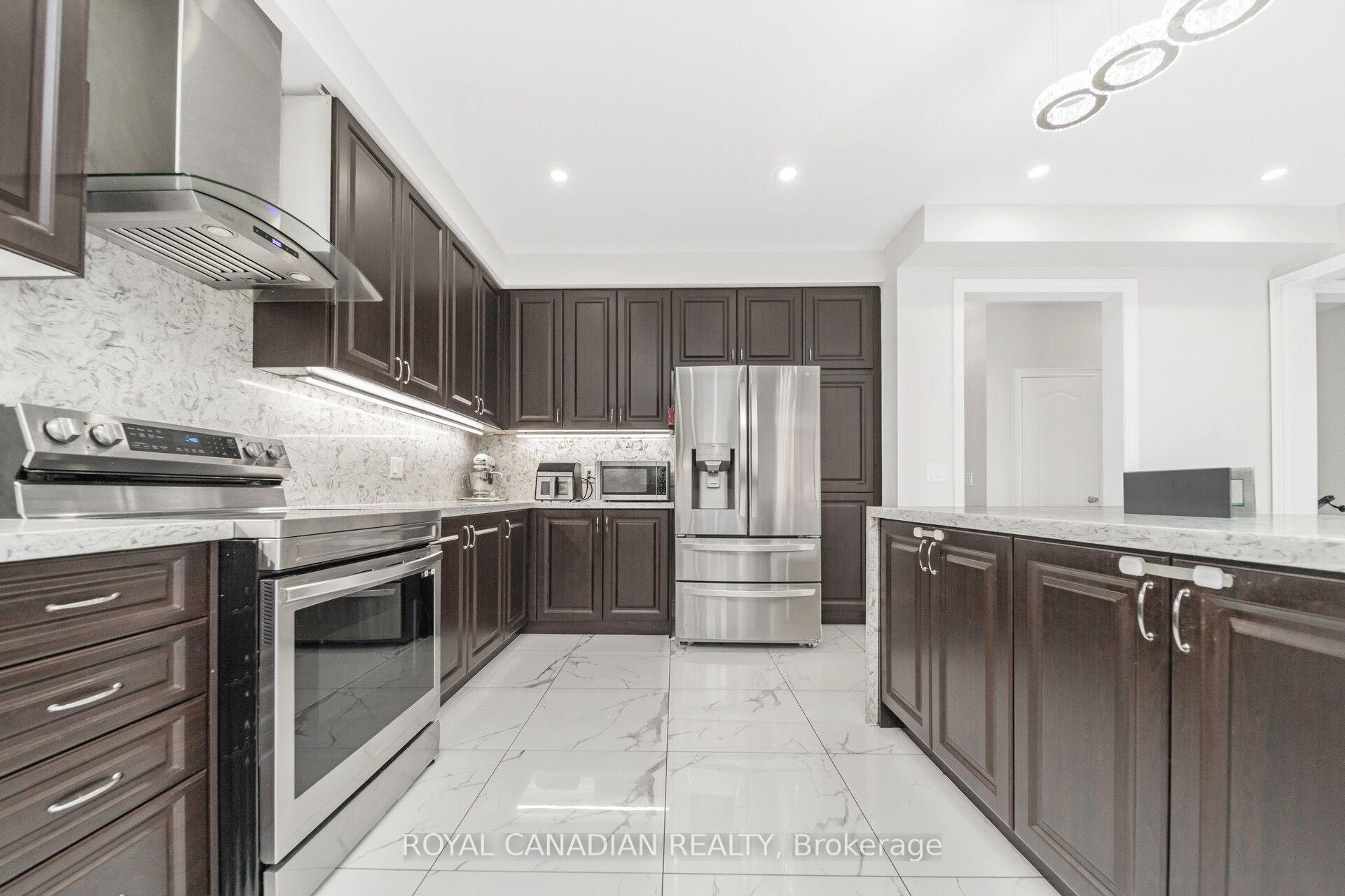 Photo 5 of 1531 Mendelson Heights, Milton, Ford — HOMEH