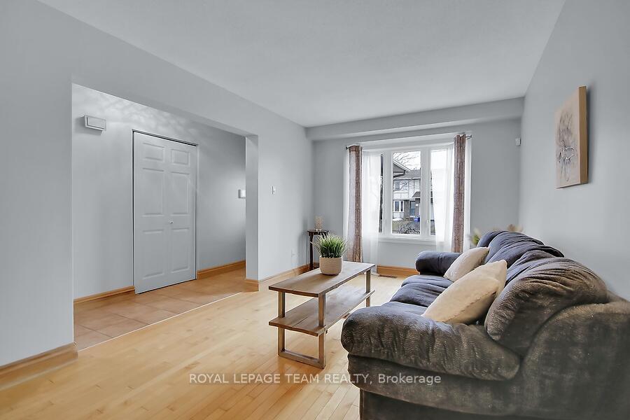 Photo 3 of 29 Glenmoriston Avenue, Ottawa, Kanata - Glencairn/Hazeldean — HOMEH