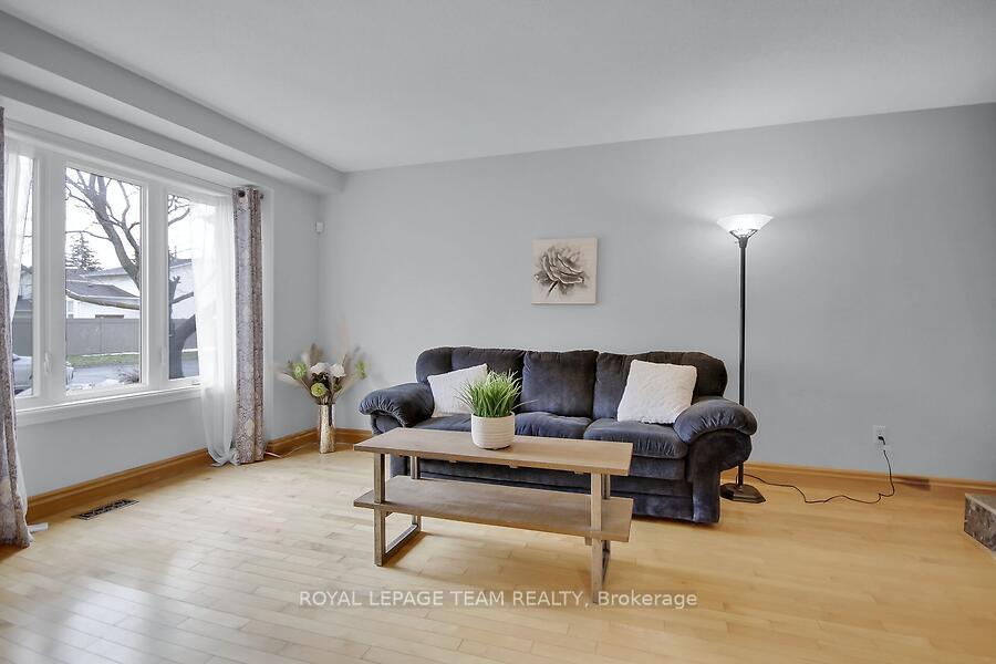Photo 4 of 29 Glenmoriston Avenue, Ottawa, Kanata - Glencairn/Hazeldean — HOMEH