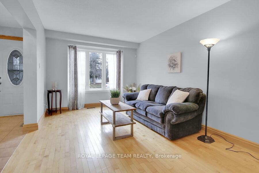 Photo 5 of 29 Glenmoriston Avenue, Ottawa, Kanata - Glencairn/Hazeldean — HOMEH