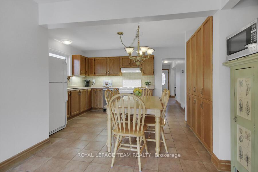 Photo 12 of 29 Glenmoriston Avenue, Ottawa, Kanata - Glencairn/Hazeldean — HOMEH