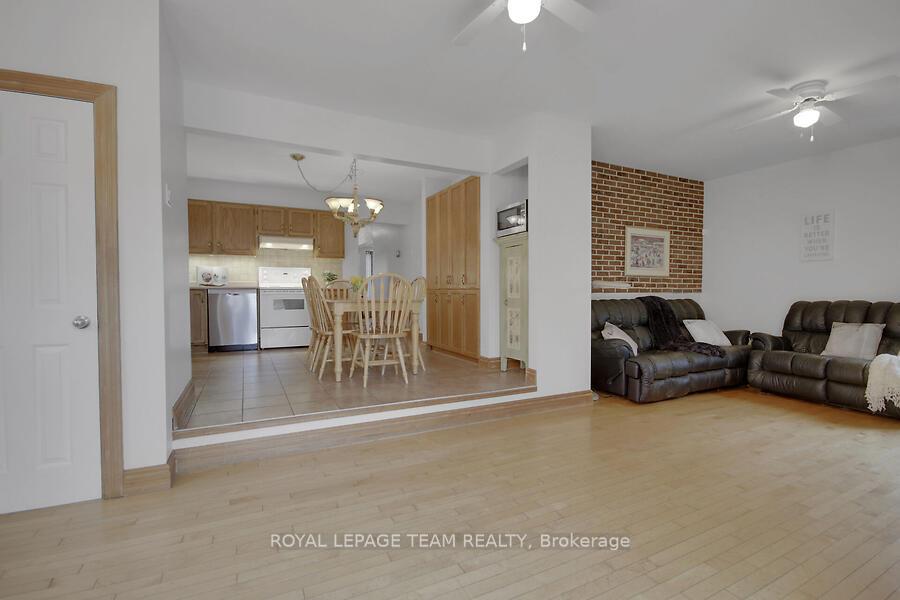 Photo 13 of 29 Glenmoriston Avenue, Ottawa, Kanata - Glencairn/Hazeldean — HOMEH
