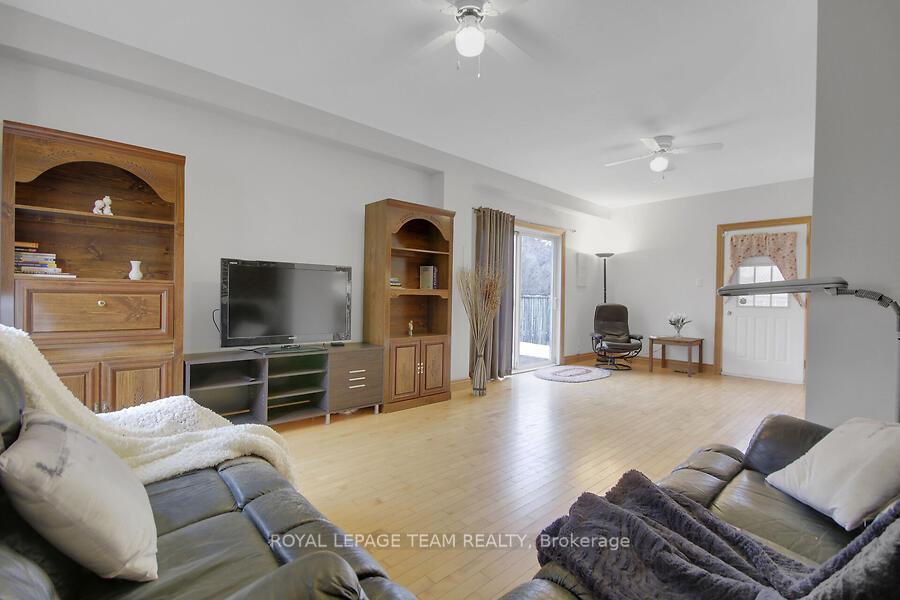 Photo 14 of 29 Glenmoriston Avenue, Ottawa, Kanata - Glencairn/Hazeldean — HOMEH