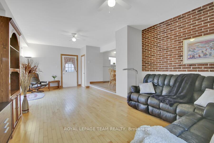 Photo 15 of 29 Glenmoriston Avenue, Ottawa, Kanata - Glencairn/Hazeldean — HOMEH