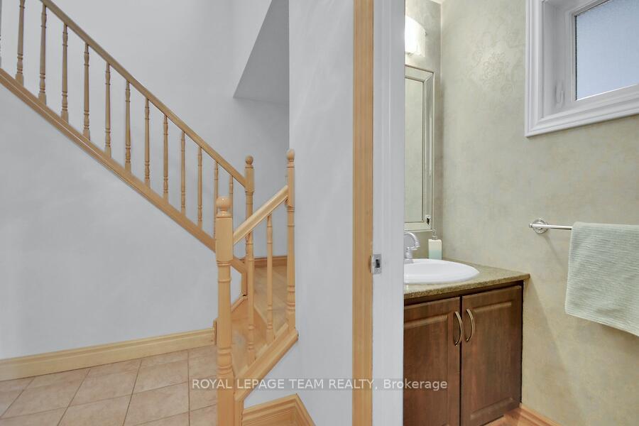 Photo 18 of 29 Glenmoriston Avenue, Ottawa, Kanata - Glencairn/Hazeldean — HOMEH
