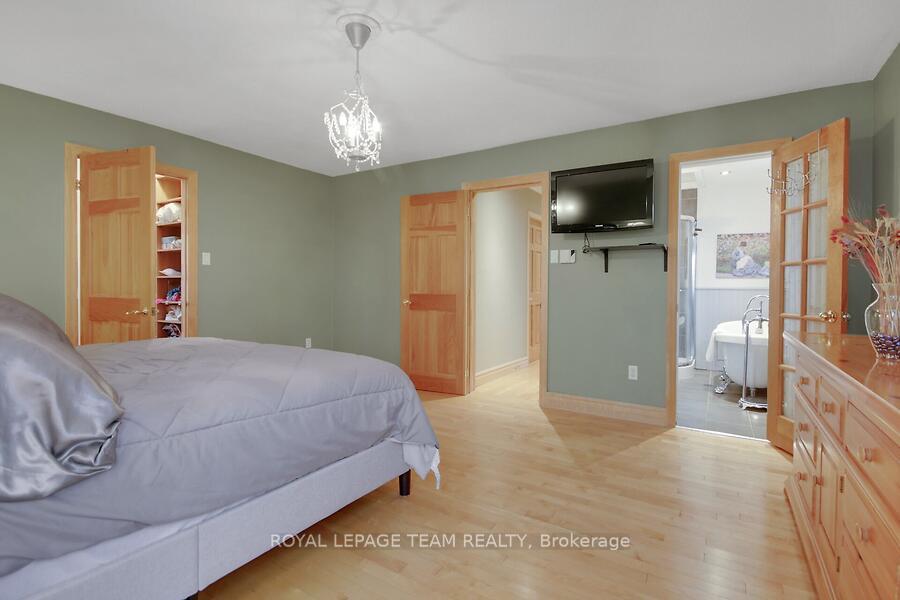 Photo 23 of 29 Glenmoriston Avenue, Ottawa, Kanata - Glencairn/Hazeldean — HOMEH