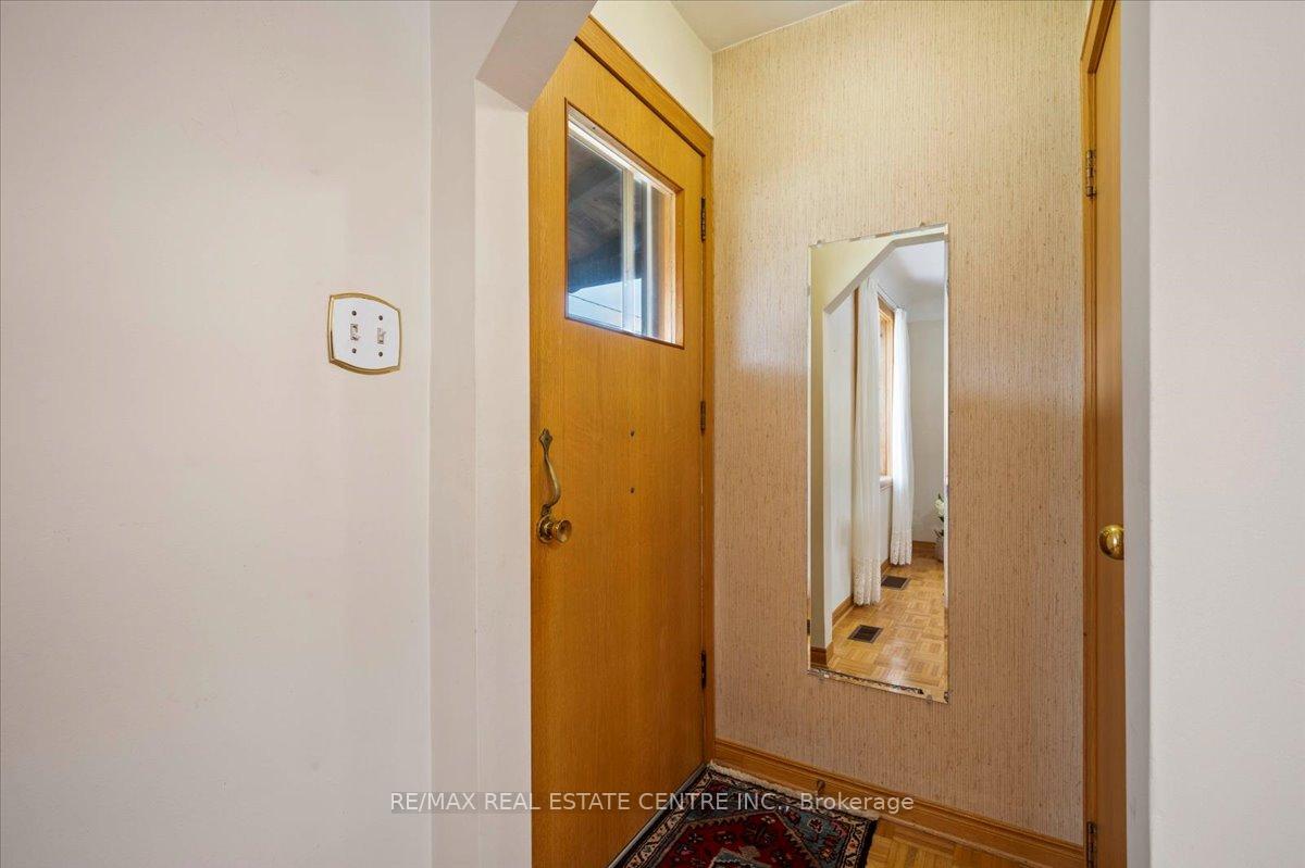 Photo 4 of 90 Franklin Street N, Kitchener — HOMEH