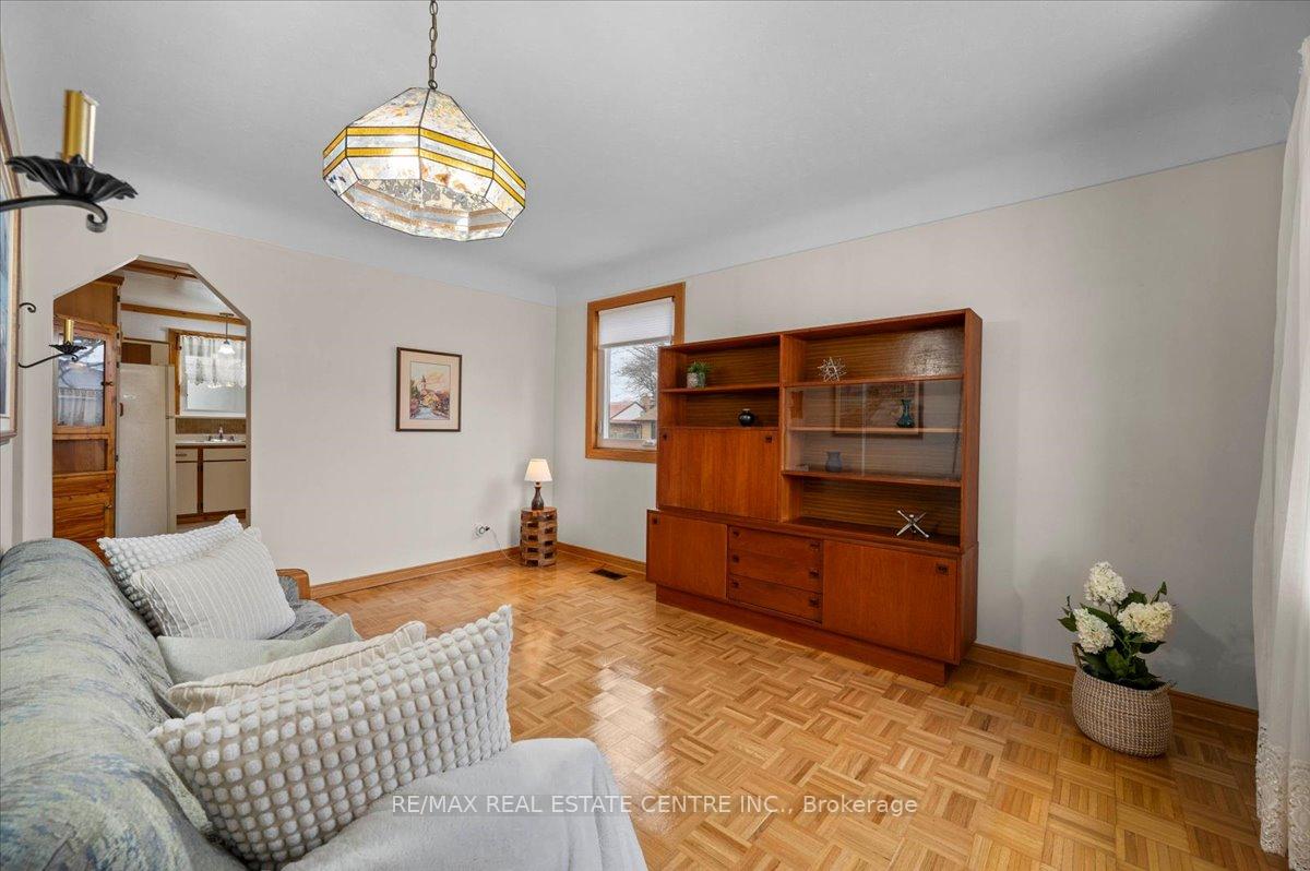 Photo 8 of 90 Franklin Street N, Kitchener — HOMEH