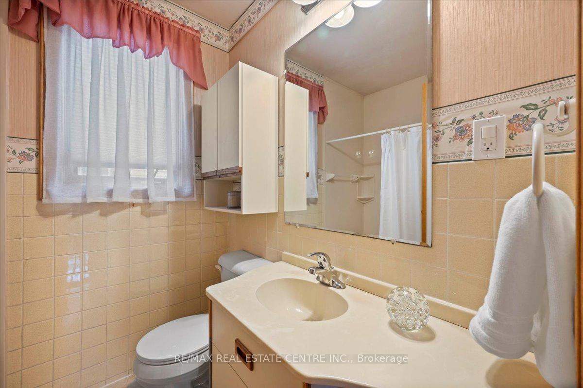 Photo 15 of 90 Franklin Street N, Kitchener — HOMEH