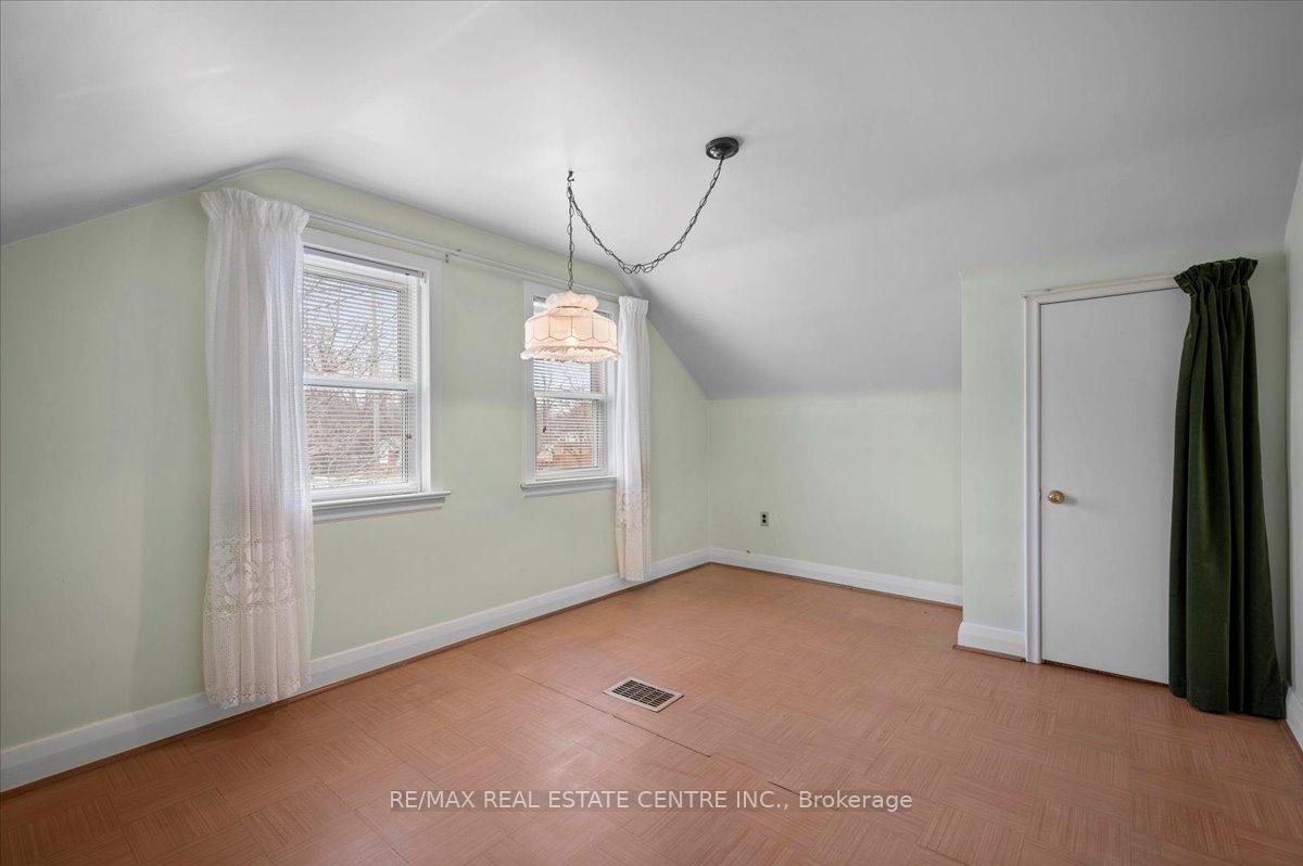 Photo 16 of 90 Franklin Street N, Kitchener — HOMEH