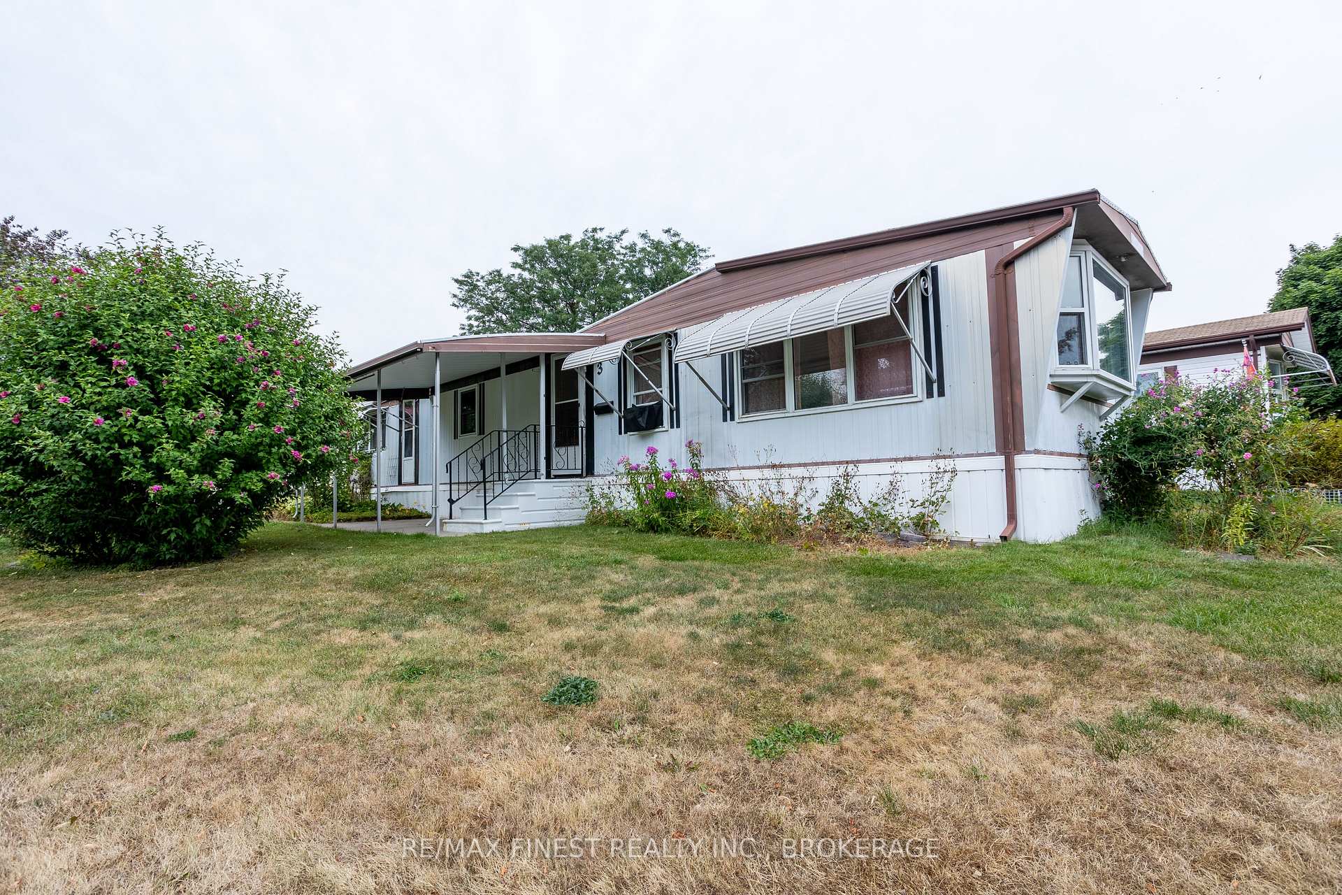 Photo 2 of 3 Wentworth Drive, Kingston, Rideau — HOMEH