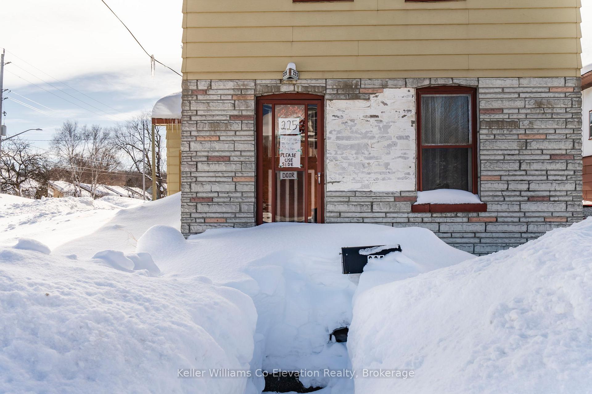 Photo 4 of 225 Hugel Avenue, Midland — HOMEH