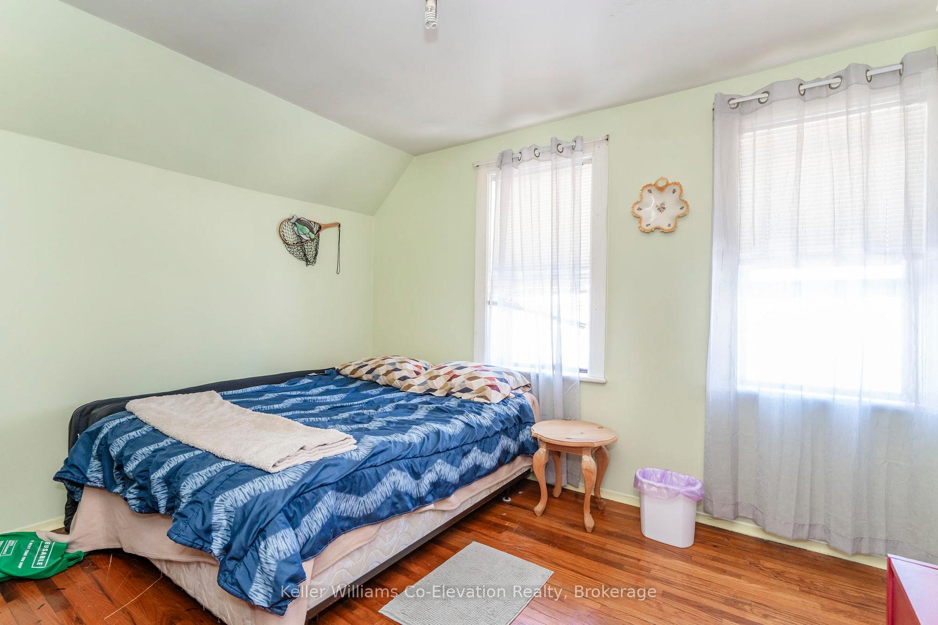 Photo 13 of 225 Hugel Avenue, Midland — HOMEH