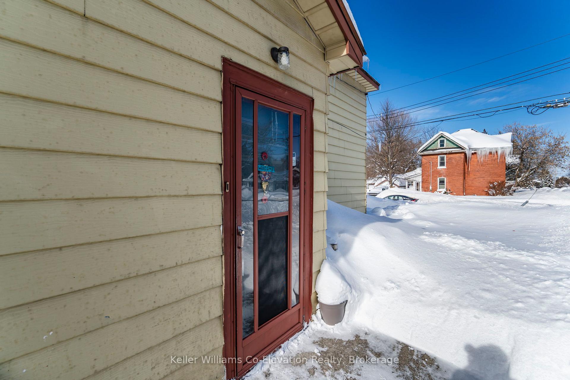 Photo 16 of 225 Hugel Avenue, Midland — HOMEH