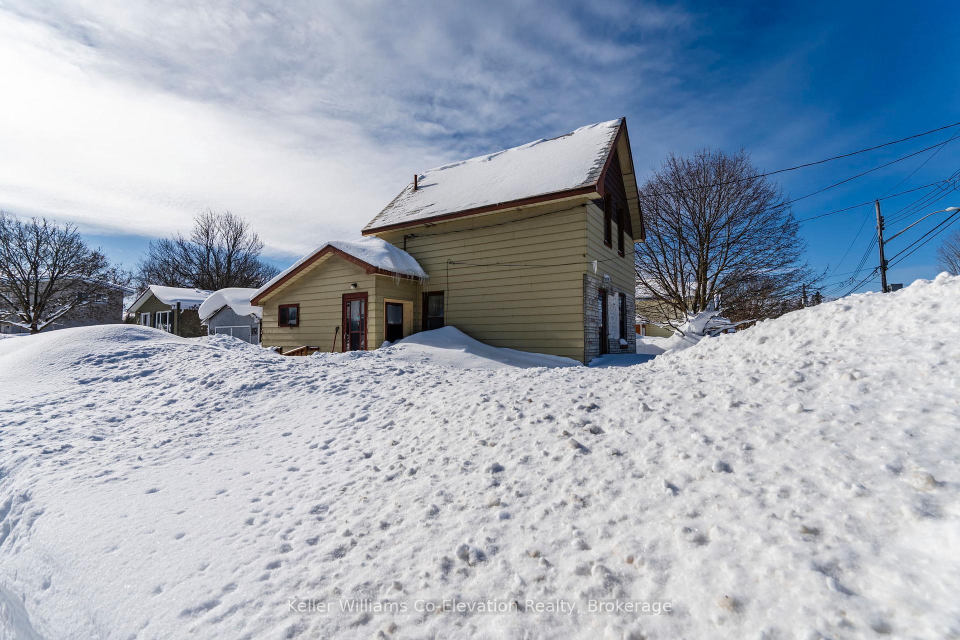 Photo 18 of 225 Hugel Avenue, Midland — HOMEH