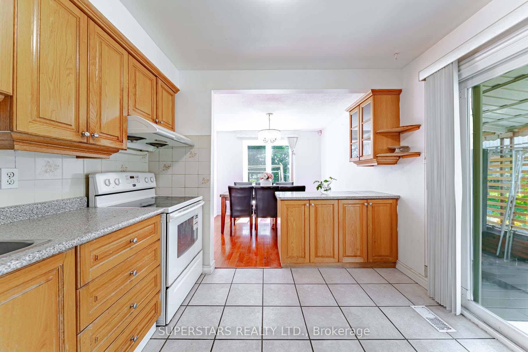 Photo 8 of 23 Cheeseman Drive, Markham, Milliken Mills West — HOMEH
