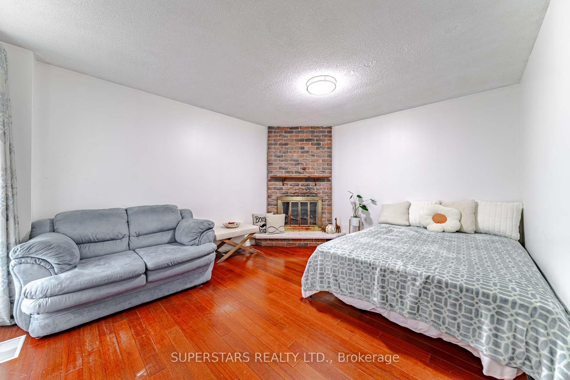 Photo 12 of 23 Cheeseman Drive, Markham, Milliken Mills West — HOMEH